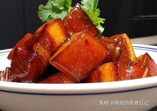 红烧肉|30年大厨透露：炖红烧肉，2种调料不能放，否则肉质柴、口感差