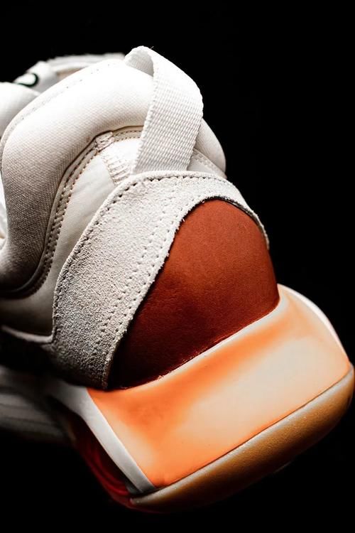 Jordan 新鞋提前一个月给你看！脚感超澎湃！压岁钱留不住了！