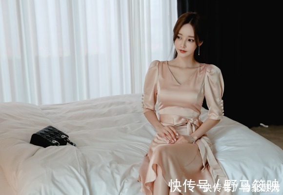 高跟鞋|时尚穿搭孙允珠:约瑟芬丝光宫廷名媛系带礼裙