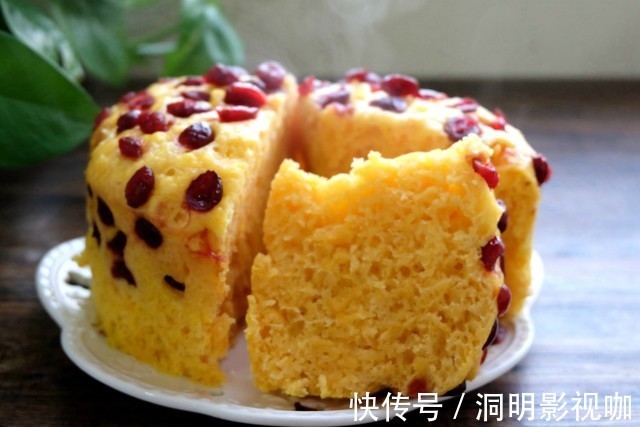 早餐蒸个南瓜发糕,口感松软不粘牙,好吃不上火,孩子说比蛋糕香