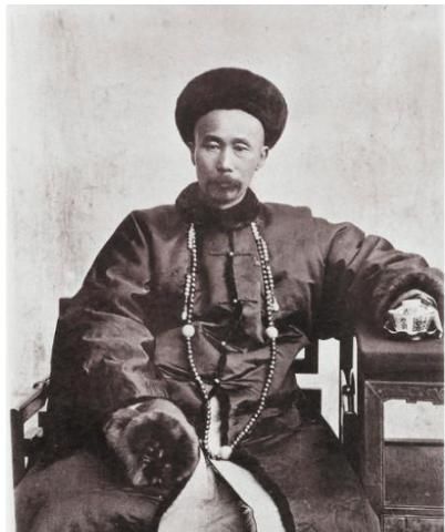 父亲|娶自己的“妹妹”为妻，生了儿子，儿子影响中国近百年历史！