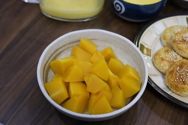  味道|七点钟做好小学生的早餐，营养齐全味道好，邻居：还缺孩子吗？