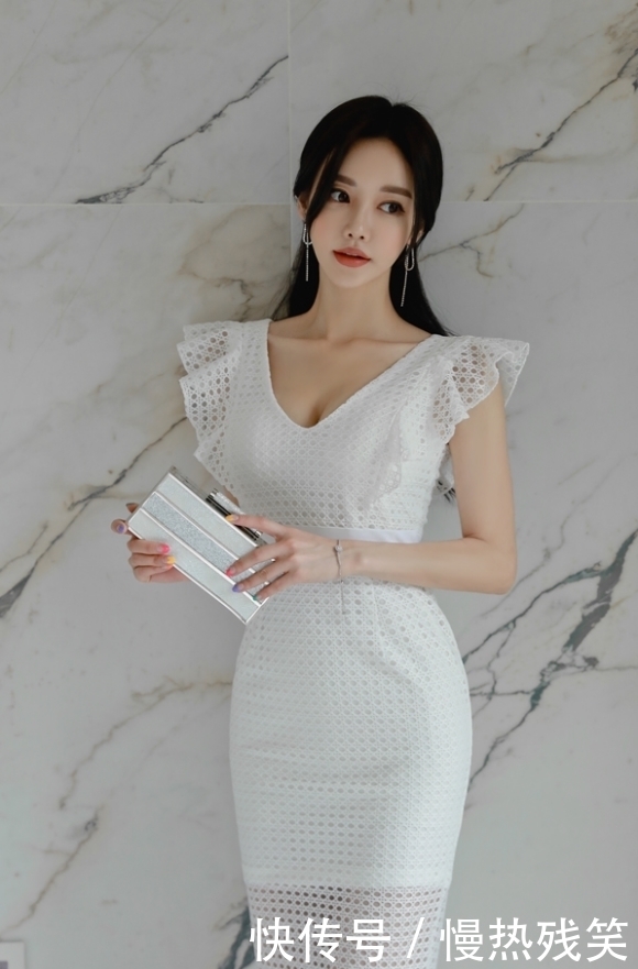 天生丽质孙允珠:斑点薄纱扇叶羽翼双层无袖裙