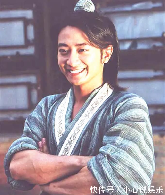 |太拼了孙耀威为拍段子抓一把辣椒塞妻子嘴里,用手堵住对方嘴巴