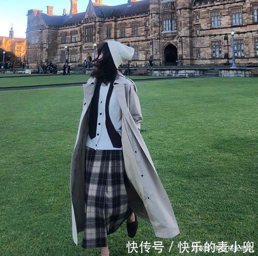 秋冬外套里面怎么穿建议试试这3件“内搭”,个性时髦又保暖