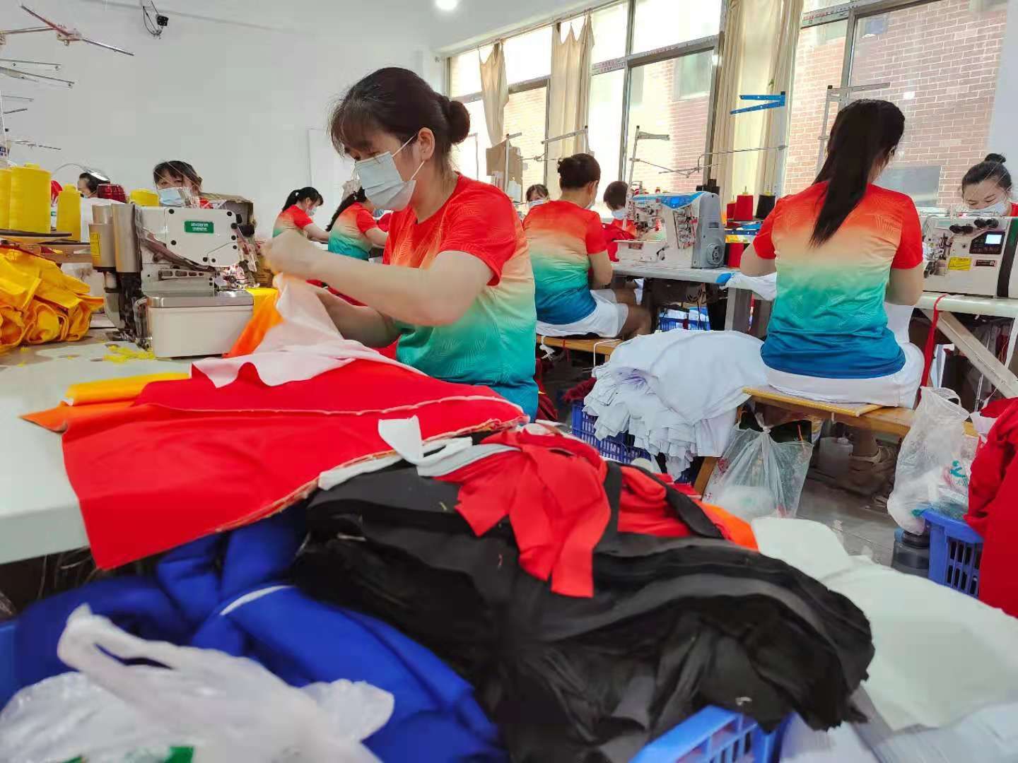 春夏秋冬|跳广场舞要几套衣服？——来自“广场舞服之乡”的答案