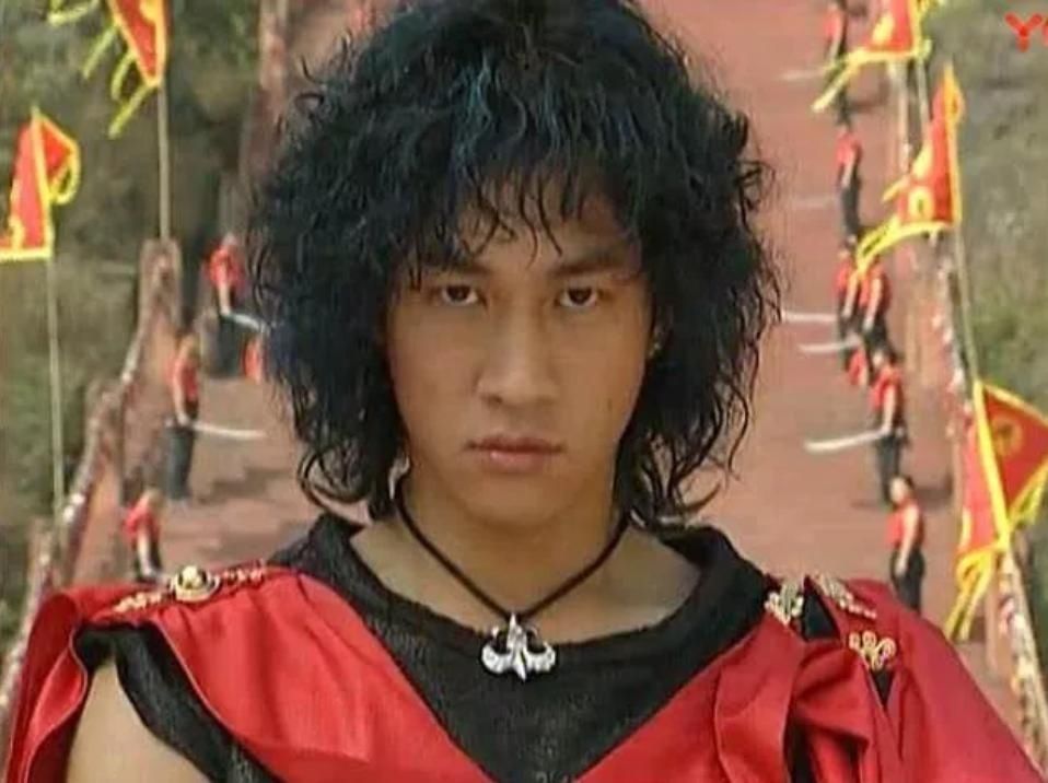 女团宫斗修罗场，参不透她搞发型的心机，尔等终究是洗脚婢