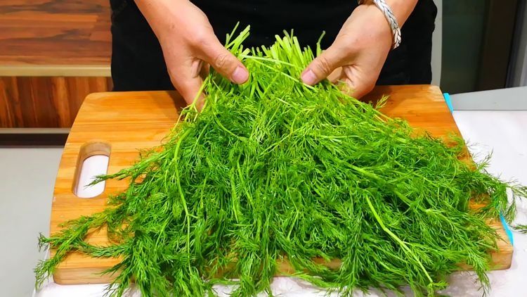 茴香饺子怎么调馅好吃？原来有秘诀，茴香翠绿又入味，鲜美又多汁