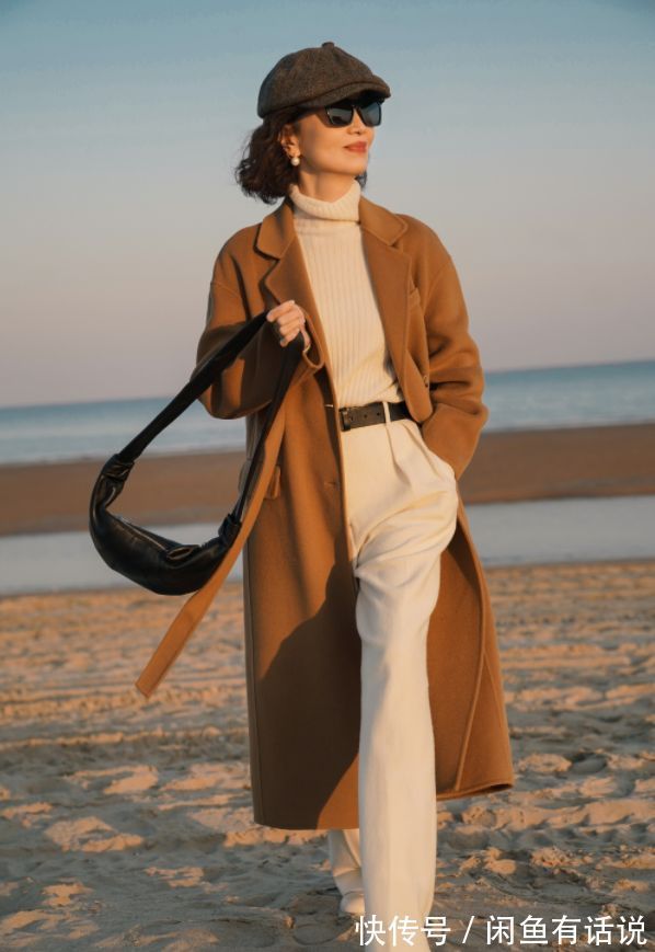 纯净|三木和妈妈人手一条的小白裤,出镜率也太高了,这样穿显瘦还高级