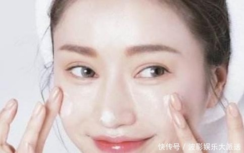 起床时有这4个好习惯的女性,皱纹会愈来愈少,素颜出门都很美