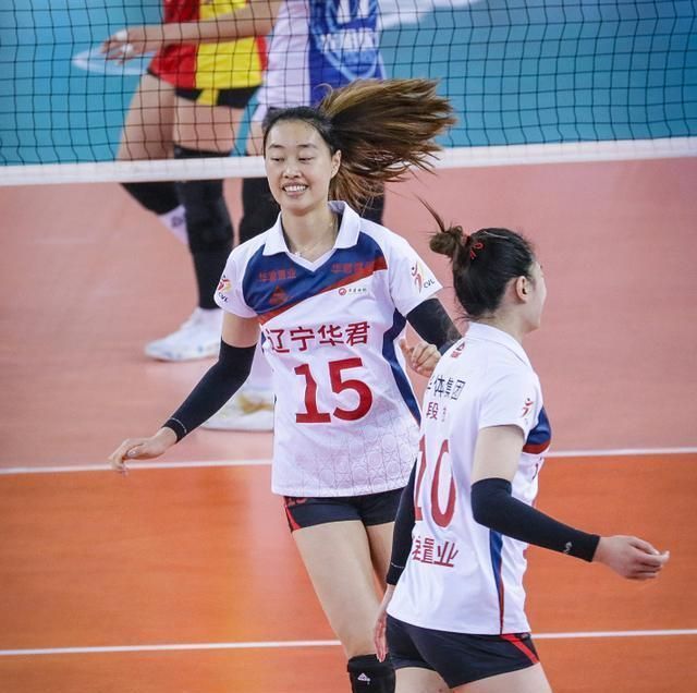 马蕴雯|薛翼枝赴美打球,与张萍、马蕴雯有些相似,中国女排的副攻遗珠?