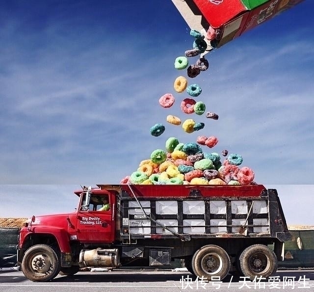 图片@艺术家将两张不同的图片拼接后,奇迹就这样发生了