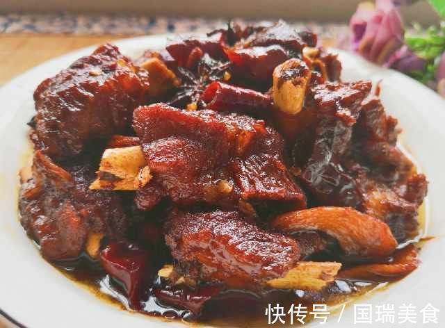 炖排骨时加入“一样东西”，排骨20分钟就醇香软烂，材料每家都有