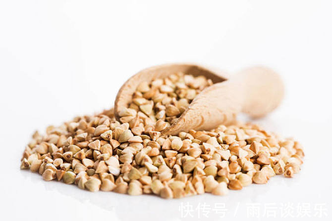 血管堵塞|高血脂不能碰牛奶吗？建议：2物还请管住嘴，益于血管健康