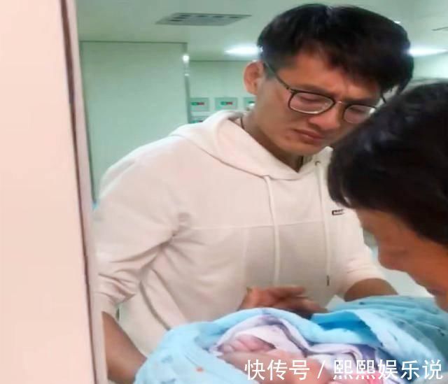 瞬间泪|宝妈二胎分娩,产房外只见女儿孤单身影,孩子的话惹人心疼
