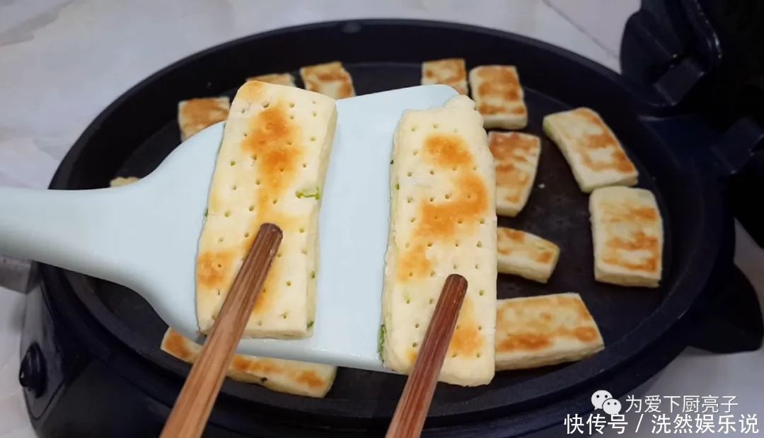 不刷油|饼干这么做太香了,不用烤箱不刷油,松软又香酥,学会都能开店了