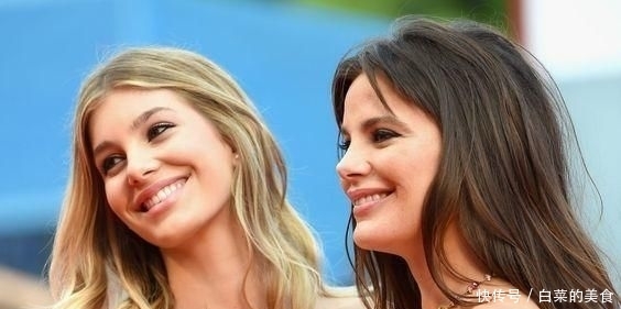 小李子23岁女友逛街,44岁准丈母娘穿搭更