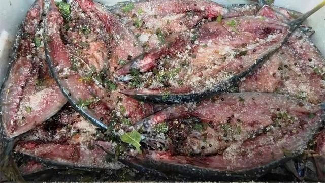 腌腊鱼，最忌讳直接晒，记住5要点，鱼肉紧实香味足，耐放不发霉