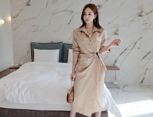 时尚穿搭孙允珠：柔美洛神丝光炫色束腰百褶裙