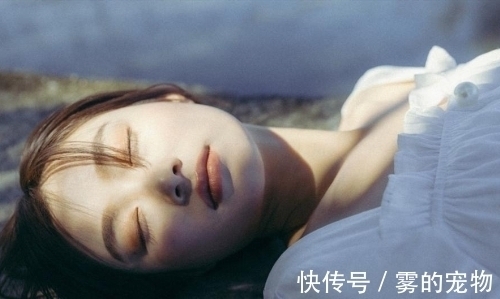 情思$一曲别词无限恨,满腹情思泪几行;十赋清秋词,填阕新词写旧伤