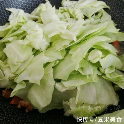 五香酱肉圆白菜|好吃到模糊的五香酱肉圆白菜，怎么都吃不够