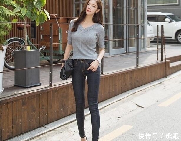 时尚|长得好看,身材紧致的女孩子,搭配牛仔裤,彰显独特魅力