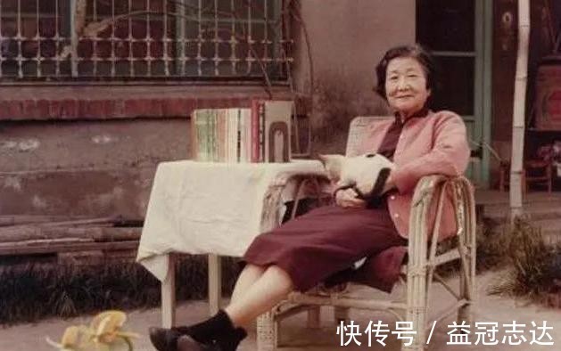 五四运动&在鲁迅面前她谦虚称“学生”,但鲁迅过世后,她用半生时间骂鲁迅