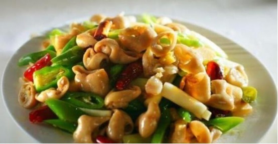 自己做的菜肴,比外边买的强多了,营养美味,饭桌上家人直夸赞!