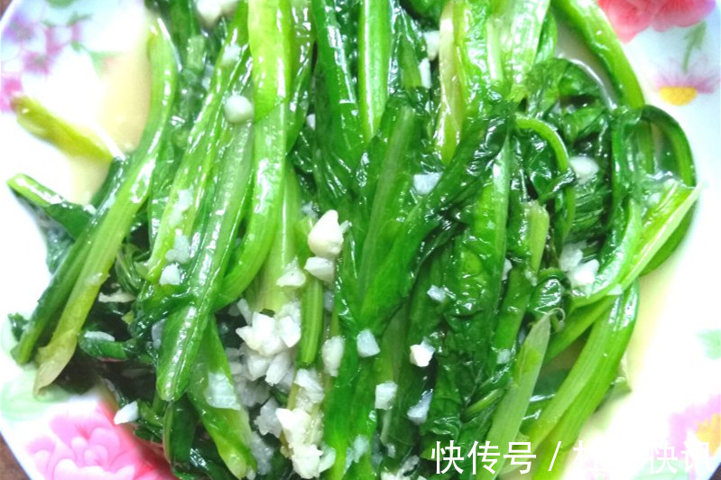 春天里|免费的叶子比茎好吃,别再扔掉叶子啦,教你简单炒一炒比肉还下饭