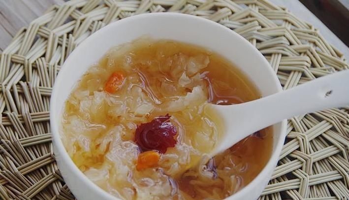 桑葚|女人若是到了“更年期”,厨房的4种食物要多吃,预防早衰还嫩肤