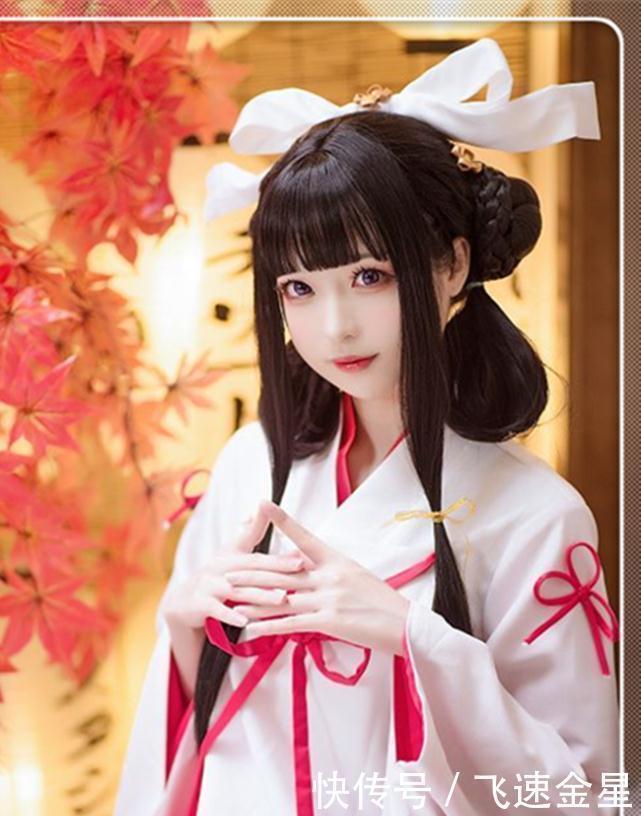 cospl13岁coser不得了,堆堆袜都能穿成船袜,伸腿那刻长到逆天