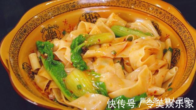 不加任何添加剂，教你做扯面，配上牛肉酱，想想都流口水了
