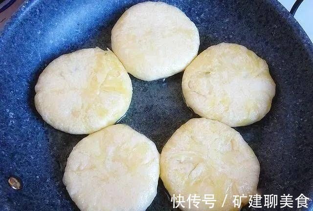 油酥糖饼，这么做暄松香甜，大人小孩抢着吃！