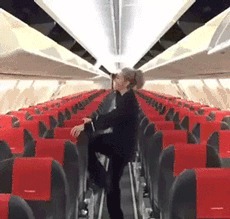 |搞笑GIF：这是什么地方？我想去这地方上班！美女真多！