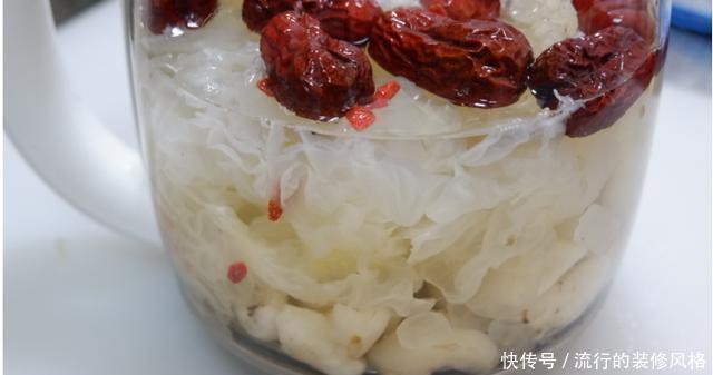 红枣|咳嗽痰多总不好?69岁老奶奶:这两种食材一起煮,止咳化痰润喉