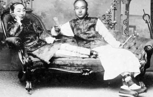 纯净水|晚清最土豪王爷,靠银行利息度日,只喝纯净水,过街老鼠人人喊骂