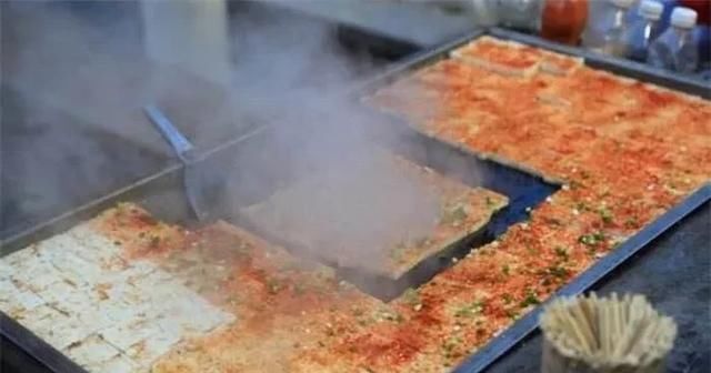 掉渣饼|那些年很火的小吃,却又突然销声匿迹的街边小吃,大家还记得吗