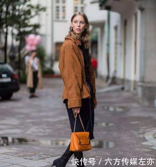 颜色融合感|女人买羽绒服,就选这3个颜色,显白显年轻,明年穿都不过时