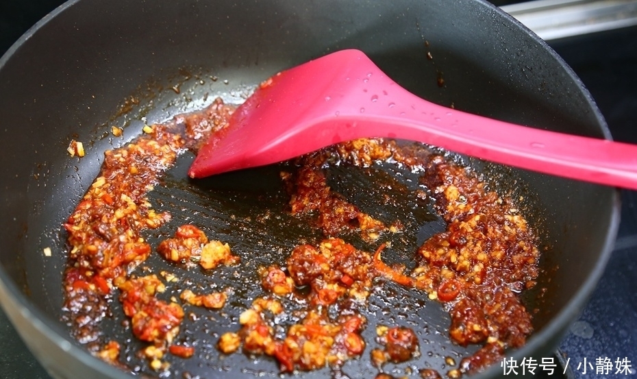 豆腐吃了几十年,第一次如此做,30年大厨亲授,太香了,只花5元