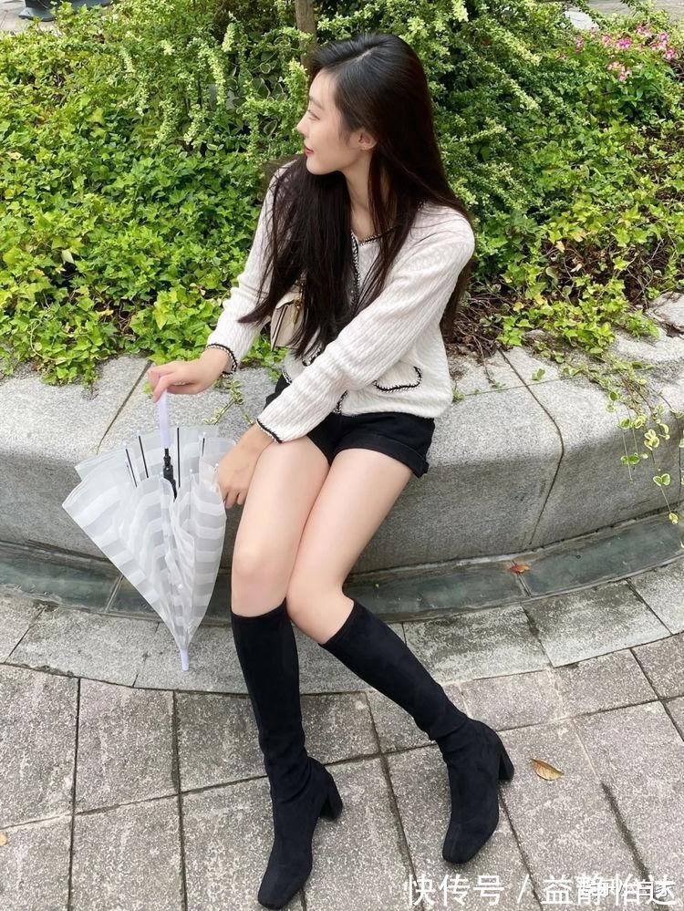 搭配|高个子小姐姐，浅色毛衣搭配黑色短裤，凸显修长细腿
