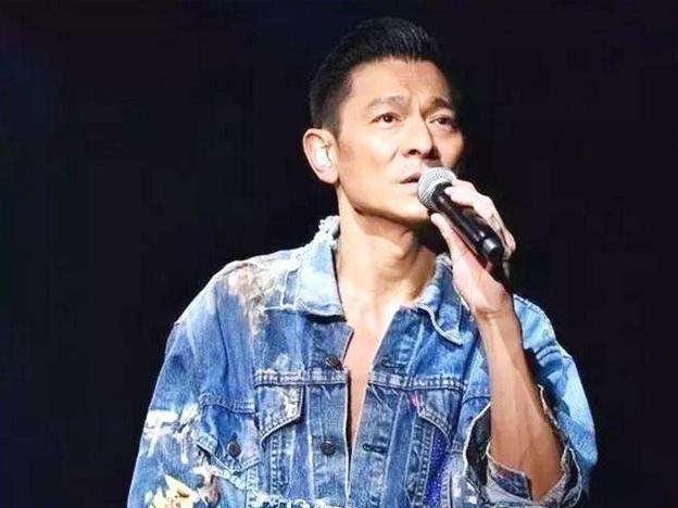 刘德华回应70岁还会唱歌：惊险瞬间背后的心路历程
