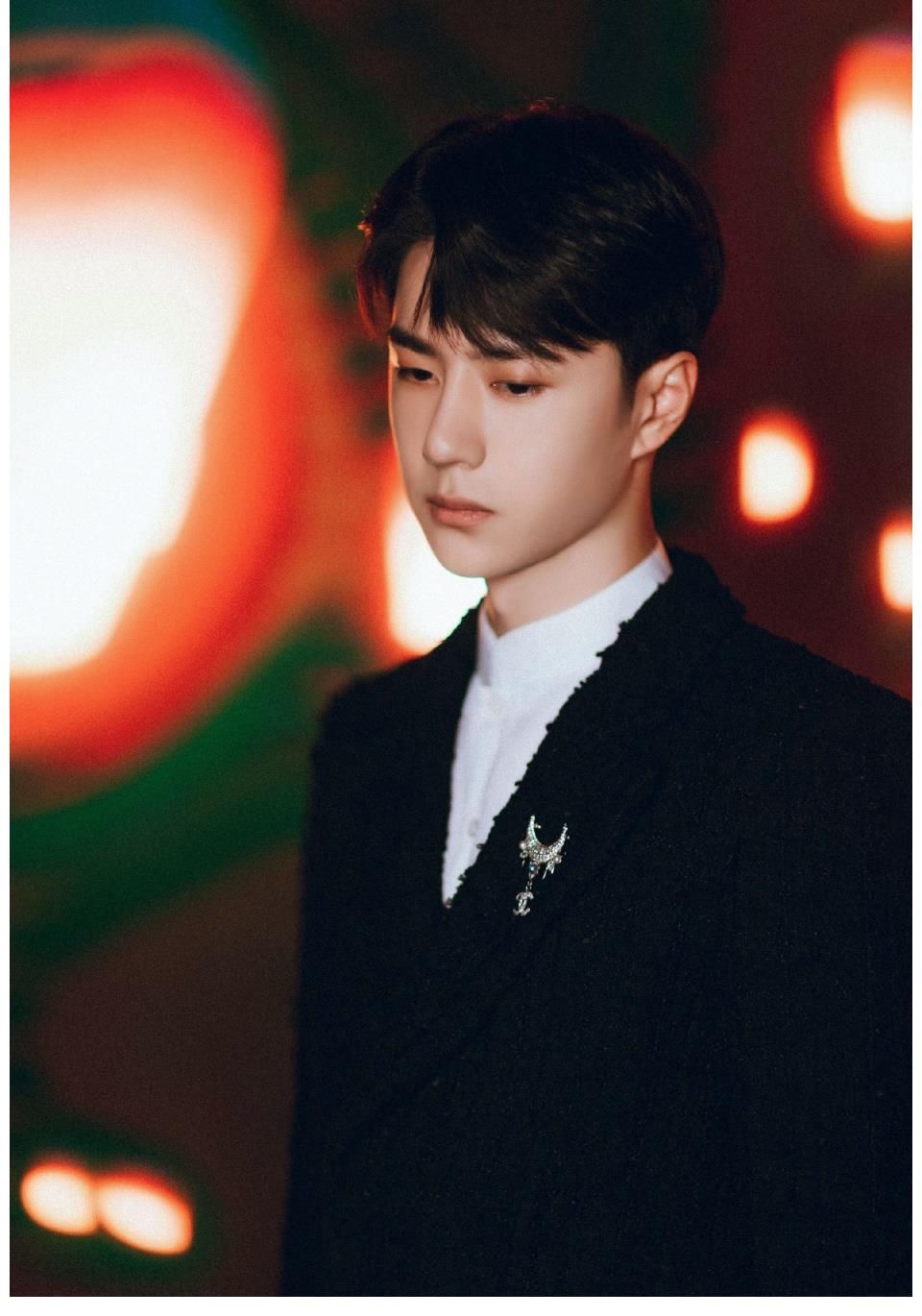 跨年晚會(huì)陣容官宣：李榮浩夫婦同臺(tái)，蔡徐坤加盟江蘇臺(tái)，周深最忙