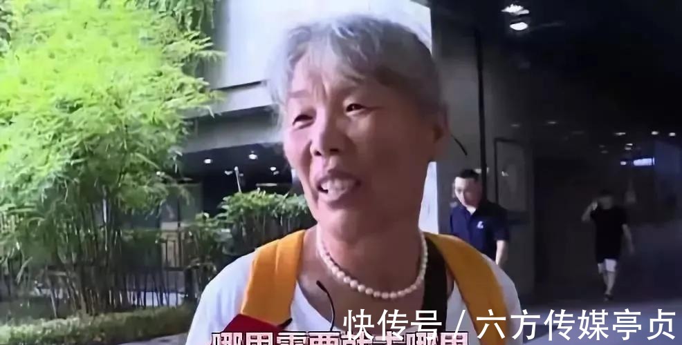 小娟|“有妈在,我才敢生娃”,中国式姥姥带娃戳中无数人