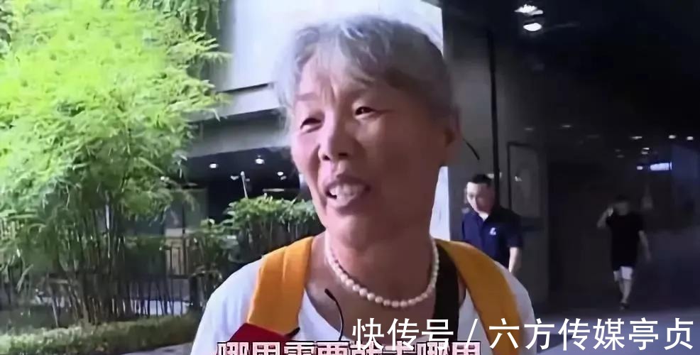 小娟|“有妈在，我才敢生娃”，中国式姥姥带娃戳中无数人