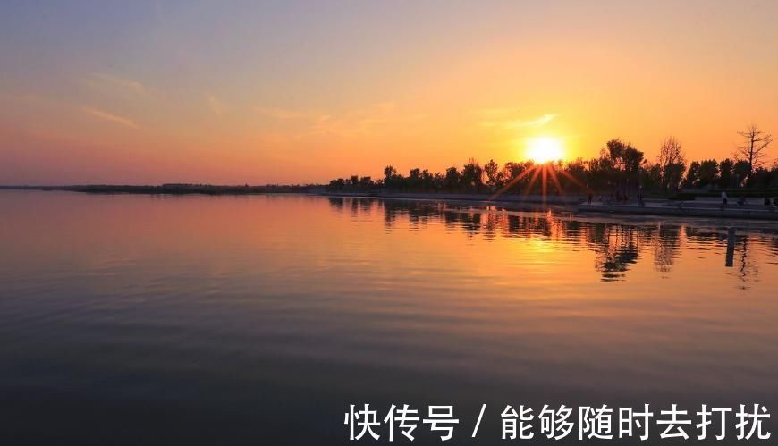 陈毅#陈毅在微山湖的一叶扁舟上,写下的高水平七绝诗,浪漫和豪情皆有