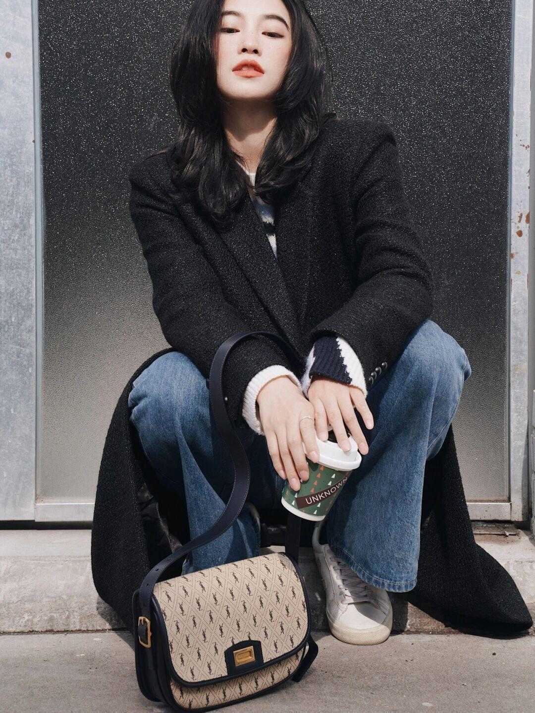 穿搭 简约大气的极简风穿搭,舒适随性又不挑人,每一套都能照穿