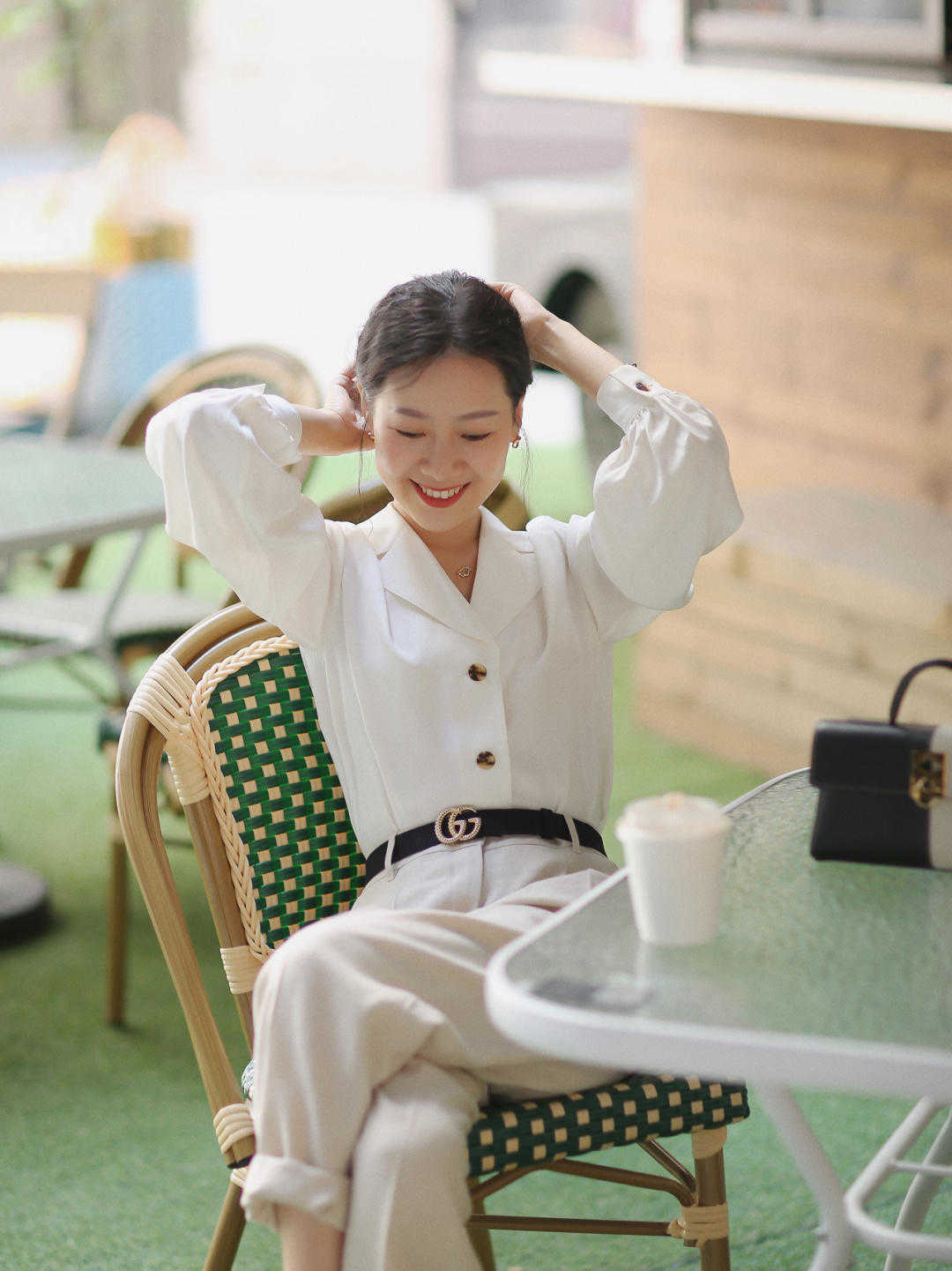 秋天|衬衫这样穿很耐看,学会这几个搭配技巧,提升气质还减龄