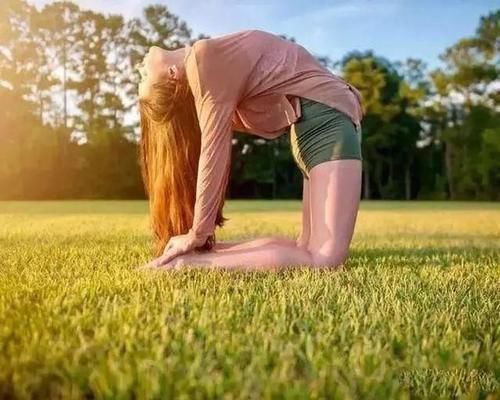 瑜伽人|瑜伽人超爱的后弯体式,丰胸美背,打开心轮,改善含胸驼背