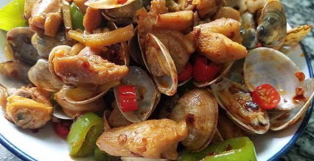 花甲炒鸡肉,好吃又下饭的一道家常菜,做法简单,我家常做