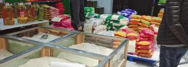 父子俩|熊孩子逛超市闯祸,将大米和绿豆混杂在一起,宝爸上网求助怎么办